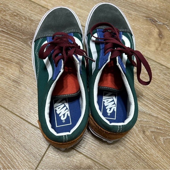 Vans Retro Colors Classic Lace Up Sneakers - Picture 3 of 6